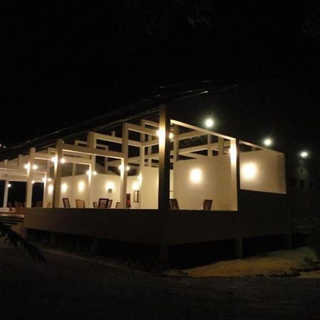בטיקלואה Naaval Hotel מראה חיצוני תמונה