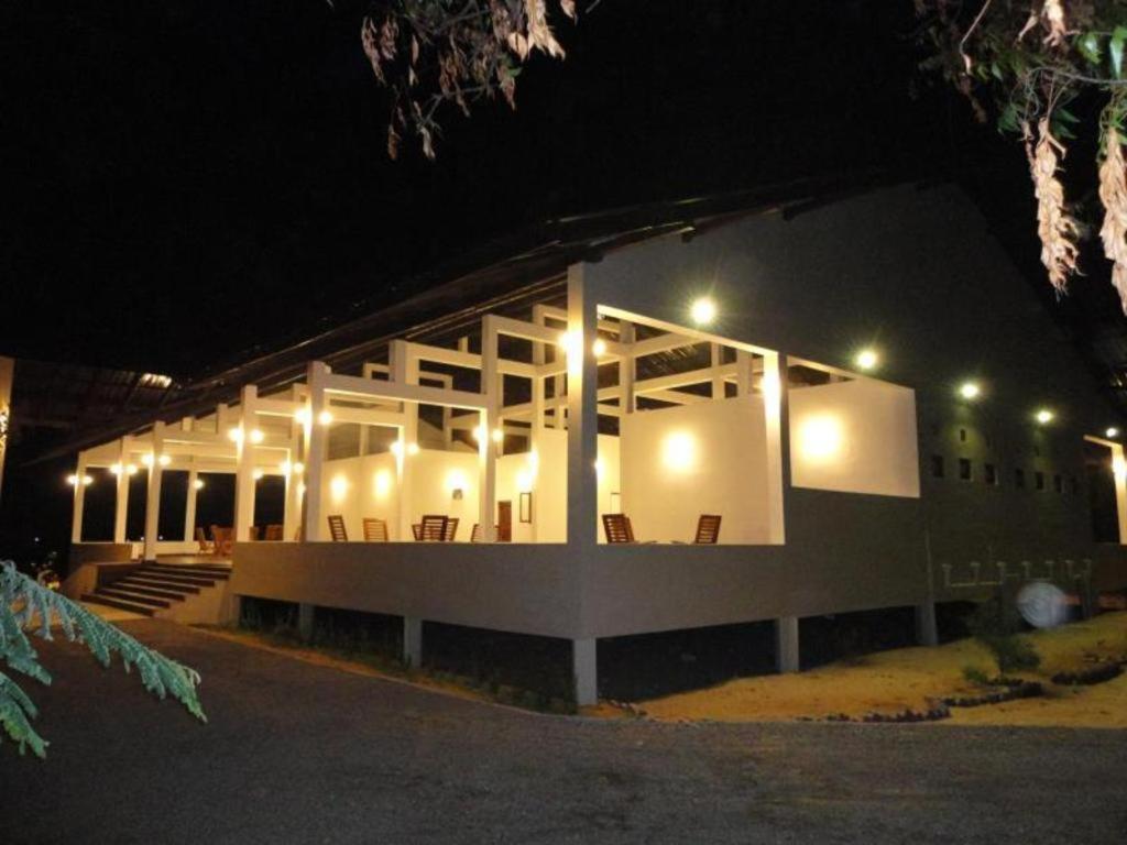 בטיקלואה Naaval Hotel מראה חיצוני תמונה