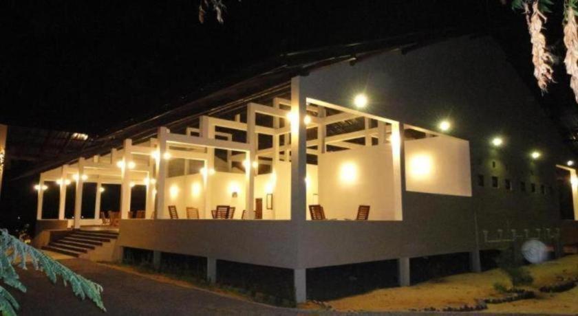 בטיקלואה Naaval Hotel מראה חיצוני תמונה
