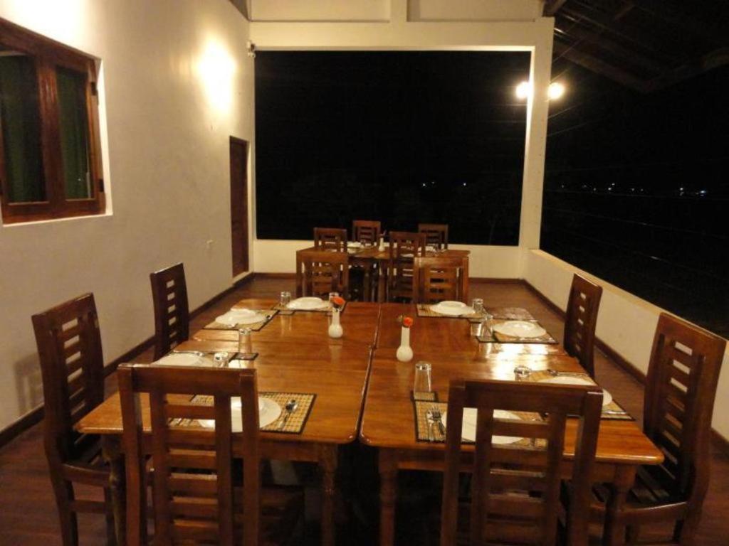בטיקלואה Naaval Hotel מראה חיצוני תמונה