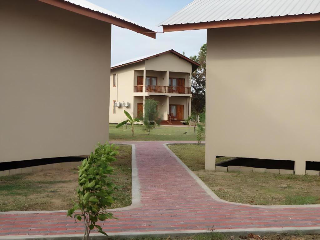 בטיקלואה Naaval Hotel מראה חיצוני תמונה
